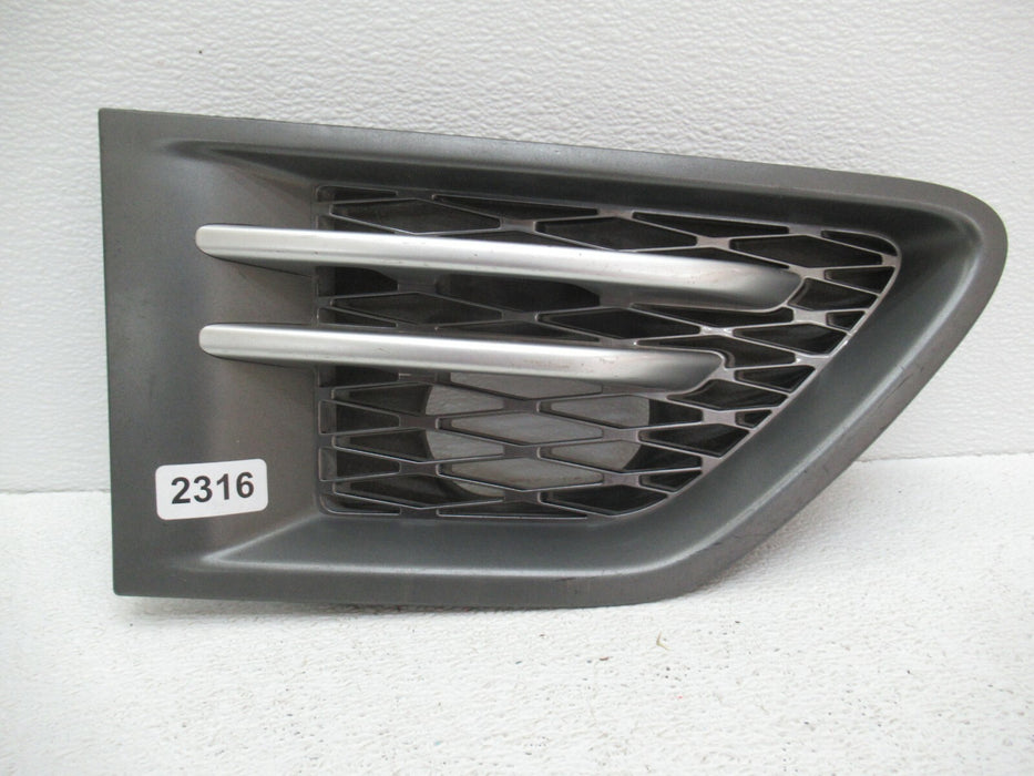 2010 - 2013 LAND RANGE ROVER SPORT FRONT RIGHT PASSENGER SIDE FENDER GRILLE OEM