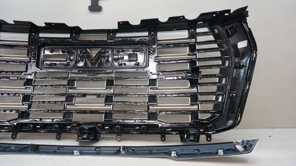 *NEW* 2025 GMC YUKON DENALI FRONT RADIATOR GRILLE AND HOOD TRIM OEM 84956262