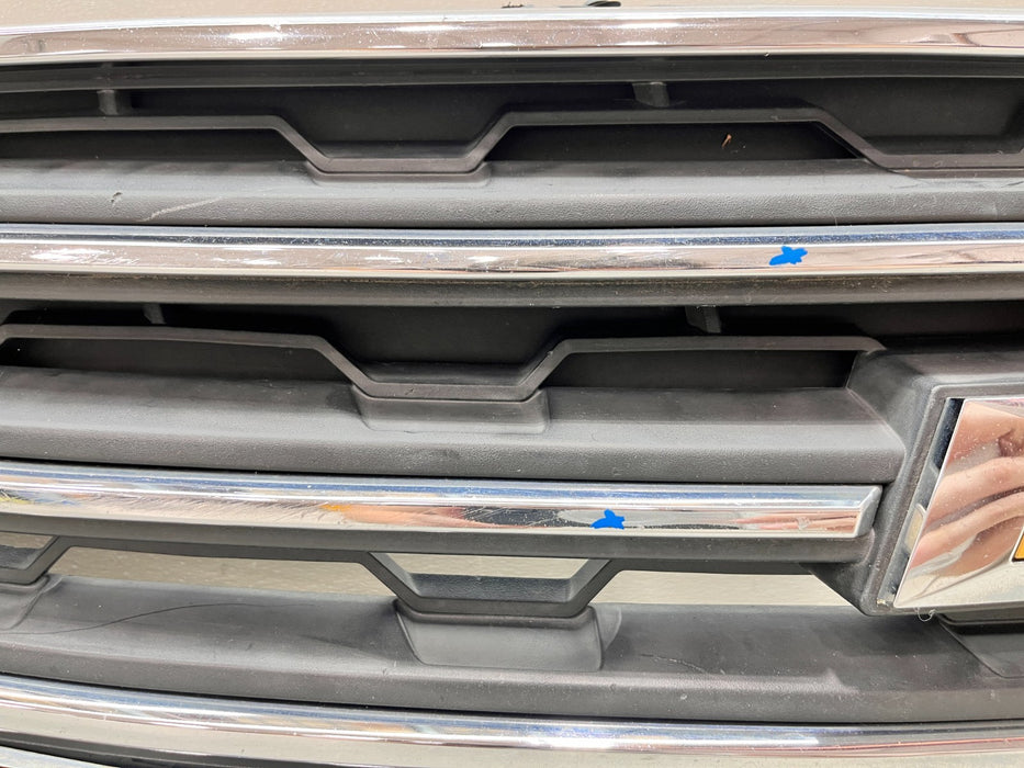 2013-2017 CHEVROLET TRAVERSE FRONT UPPER GRILLE 20988633 OEM
