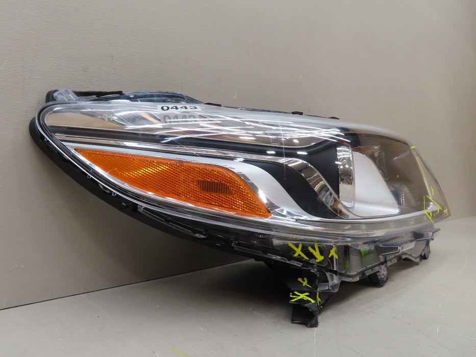 2015-2019 TOYOTA SIENNA SE FRONT RIGHT PASSENGER SIDE HEADLIGHT HALOGEN OEM
