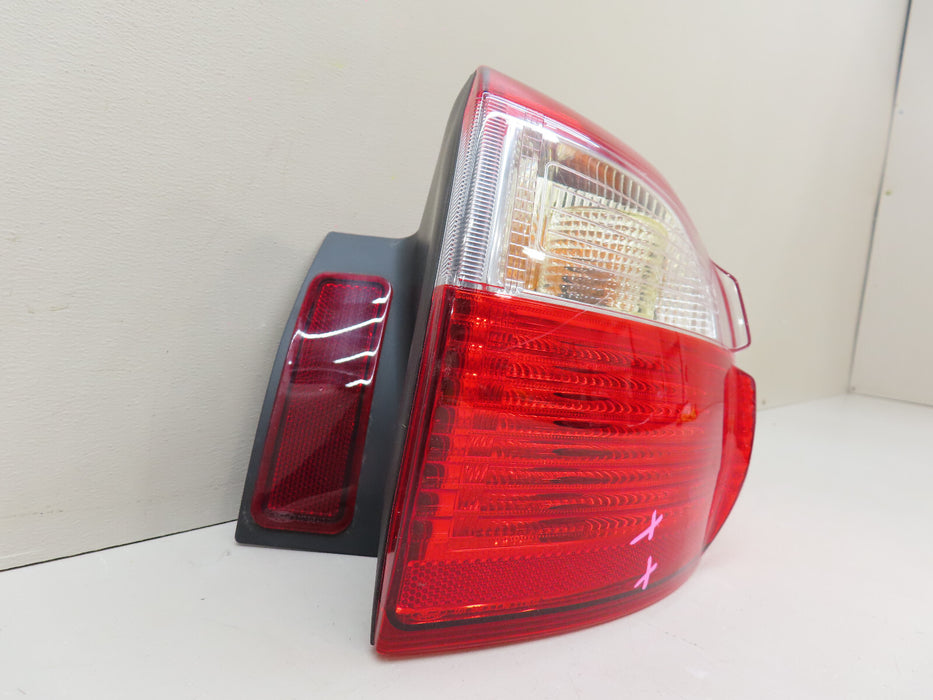 2013-2016 FORD C-MAX REAR RIGHT PASSENGER SIDE TAIL LIGHT OUTER OEM