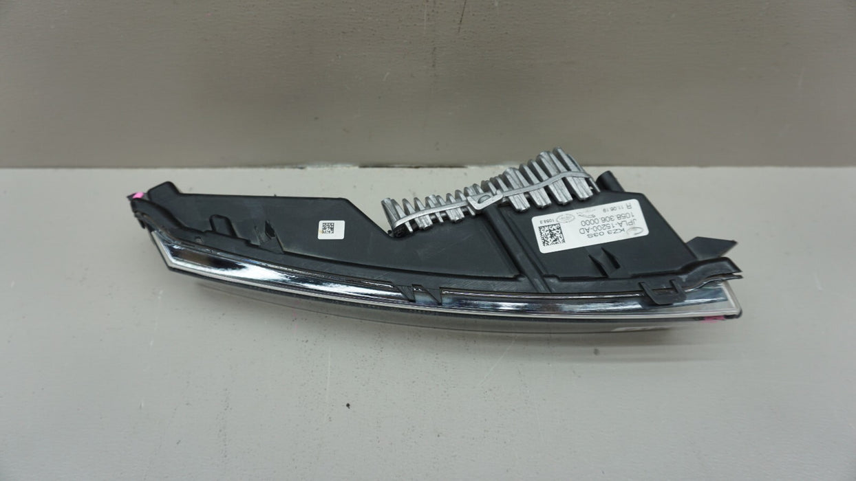 2017-2019 RANGE ROVER VELAR FRONT RIGHT PASSENGER SIDE FOG LIGHT OEM 17 18 19