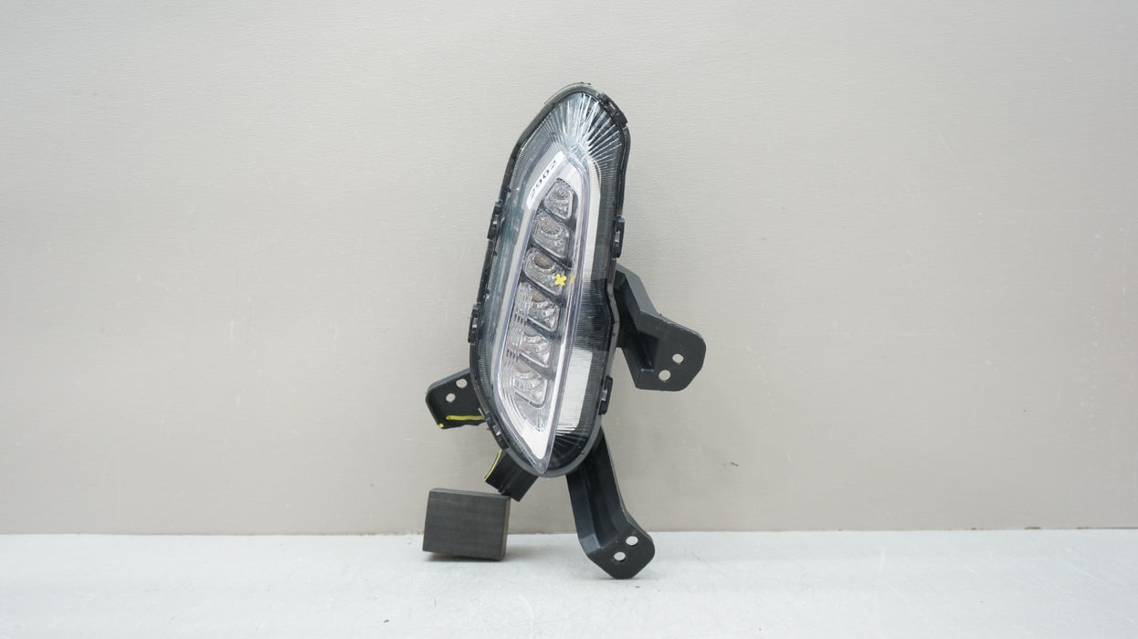 2018-2020 HYUNDAI ELANTRA GT FRONT RIGHT DAYTIME RUNNING LIGHT OEM 92208G3101
