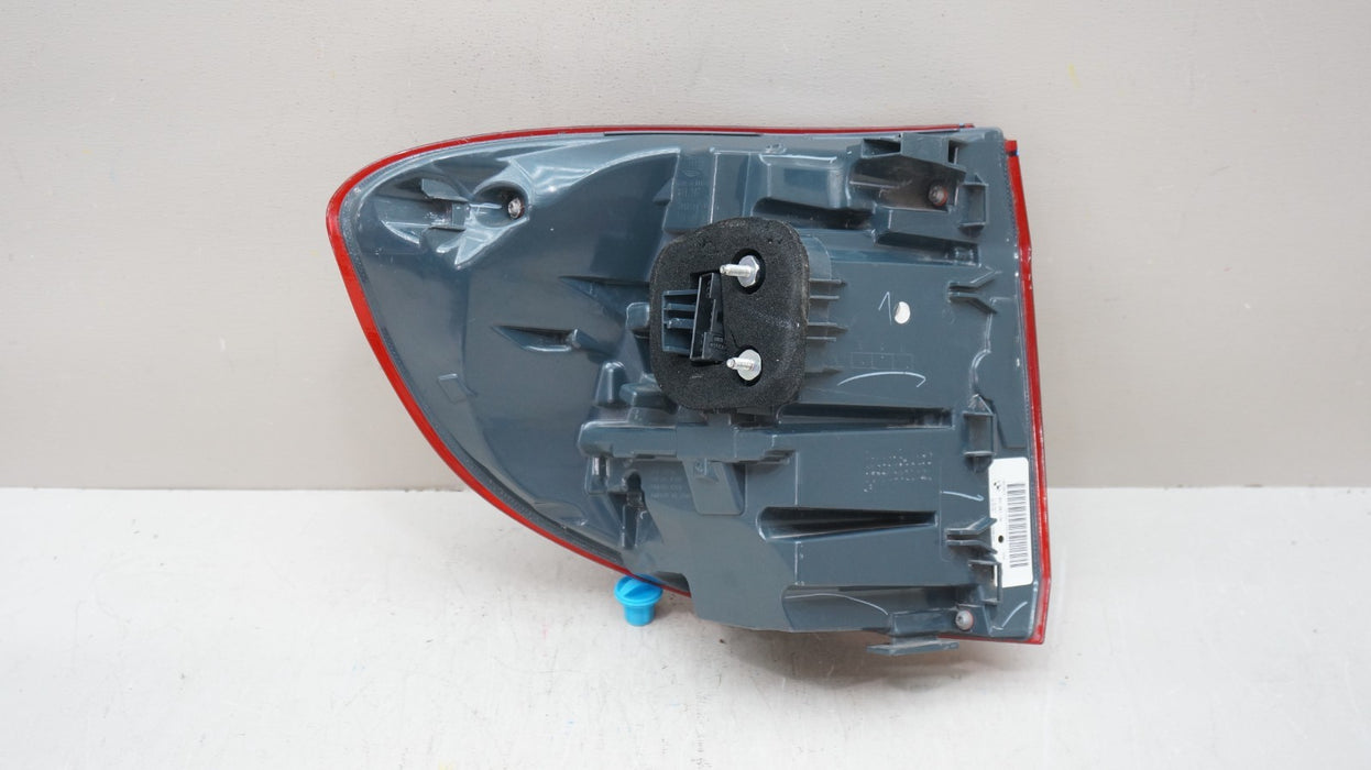 2014-2018 BMW X5 F15 REAR RIGHT PASSENGER SIDE OUTER TAIL LIGHT OEM 7290104