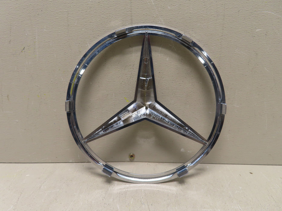 2018-2020 MERCEDES-BENZ C300,E350,E450,S560 FRONT EMBLEM OEM A0008173200