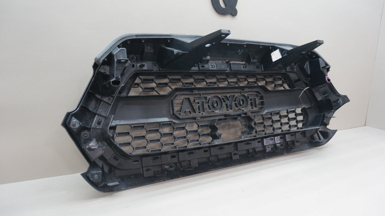 2016-2022 TOYOTA TACOMA FRONT RADIATOR GRILLE OEM 53111-04380