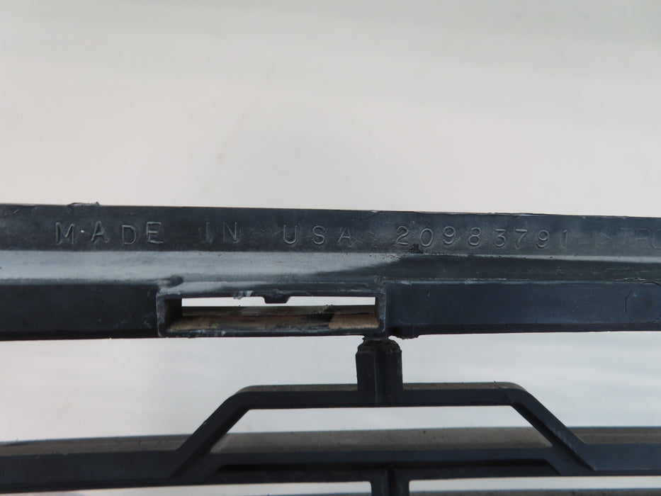 2013-2017 CHEVROLET TRAVERSE SUV FRONT LOWER BUMPER GRILLE GRILL OEM 20983791
