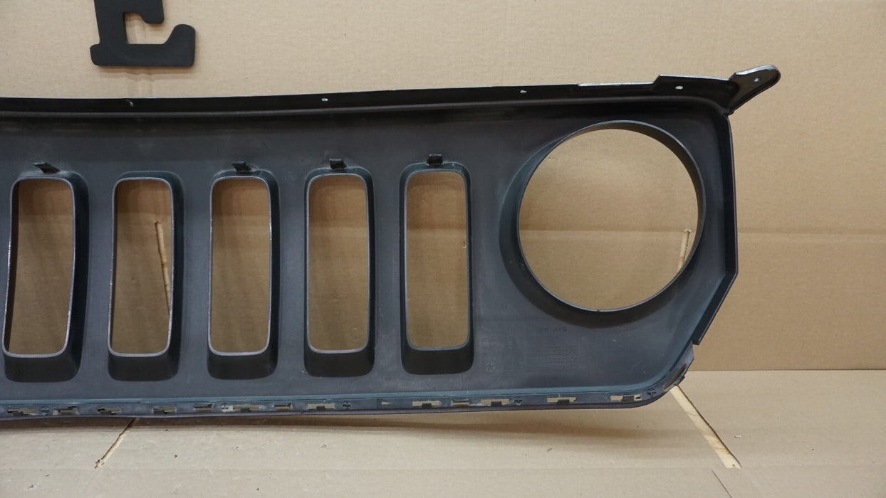 2011-2017 JEEP PATRIOT FRONT BUMPER GRILL GRILLE OEM 11 12 13 14 15 16 17