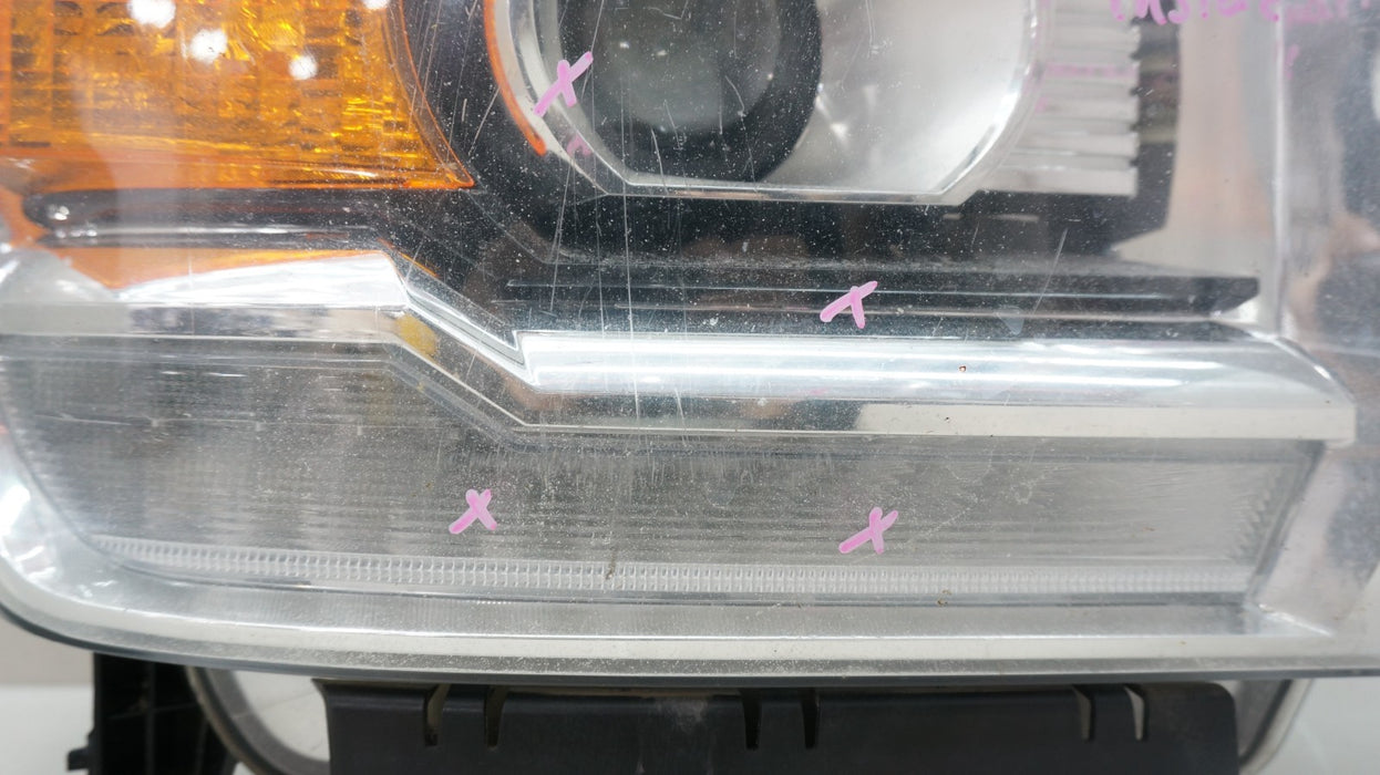 2014-2019 GMC SIERRA 1500 2500 3500 RIGHT SIDE HALOGEN HEADLIGHT OEM 23268191