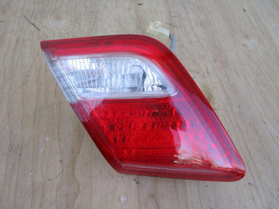 2007-2009 TOYOTA CAMRY REAR LEFT TRUNK TAIL LIGHT OEM