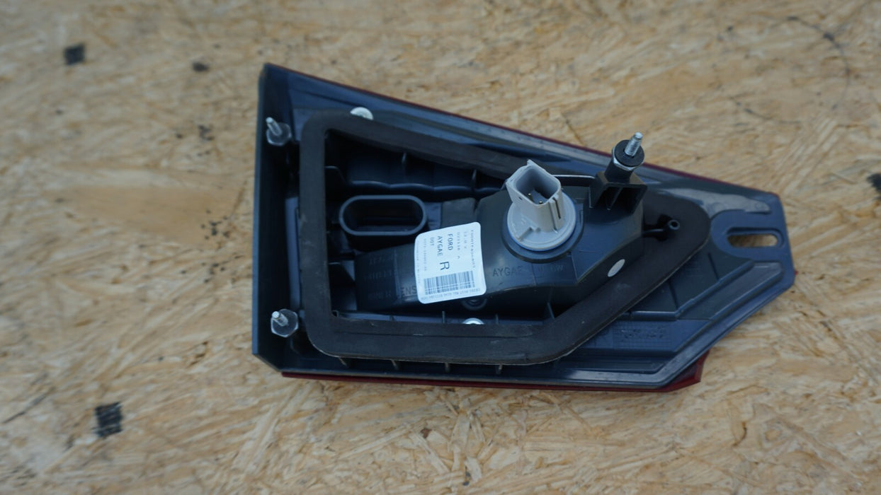 17 18 2017 2018 FORD FUSION RIGHT REAR TRUNK LID INNER TAILLIGHT OEM