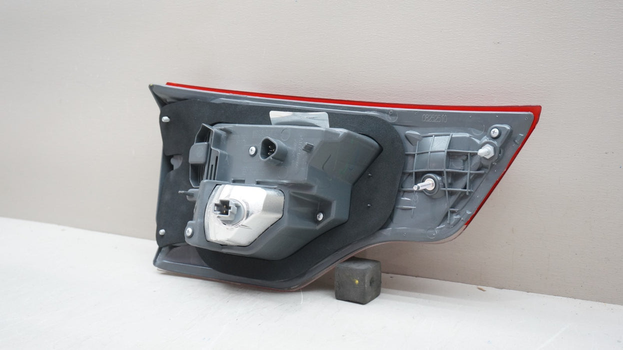 2017-2019 TOYOTA HIGHLANDER REAR RIGHT SIDE INNER TAIL LIGHT AFTERMARKET CAPA