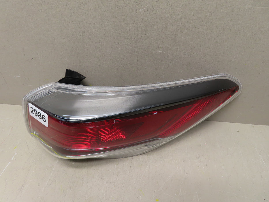 2014 2015 2016 TOYOTA HIGHLANDER REAR RIGHT TAIL LIGHT OEM OUTER HALOGEN