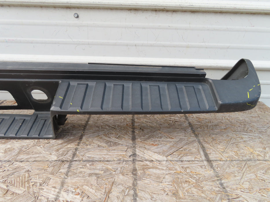 2015-2019 CHEVROLET/GMC 2500HD/3500HD REAR BUMPER COVER STEP PAD OEM