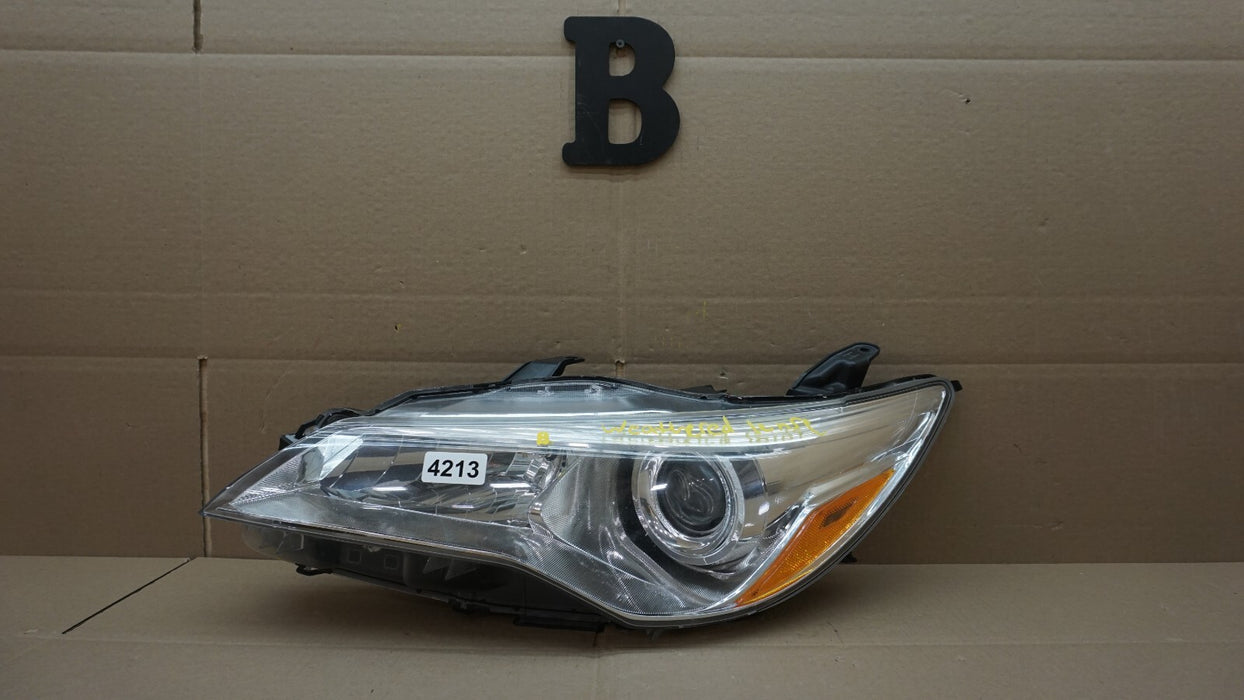 2015-2017 TOYOTA CAMRY FRONT LEFT DRIVERS SIDE HALOGEN HEADLIGHT OEM 15 16 17