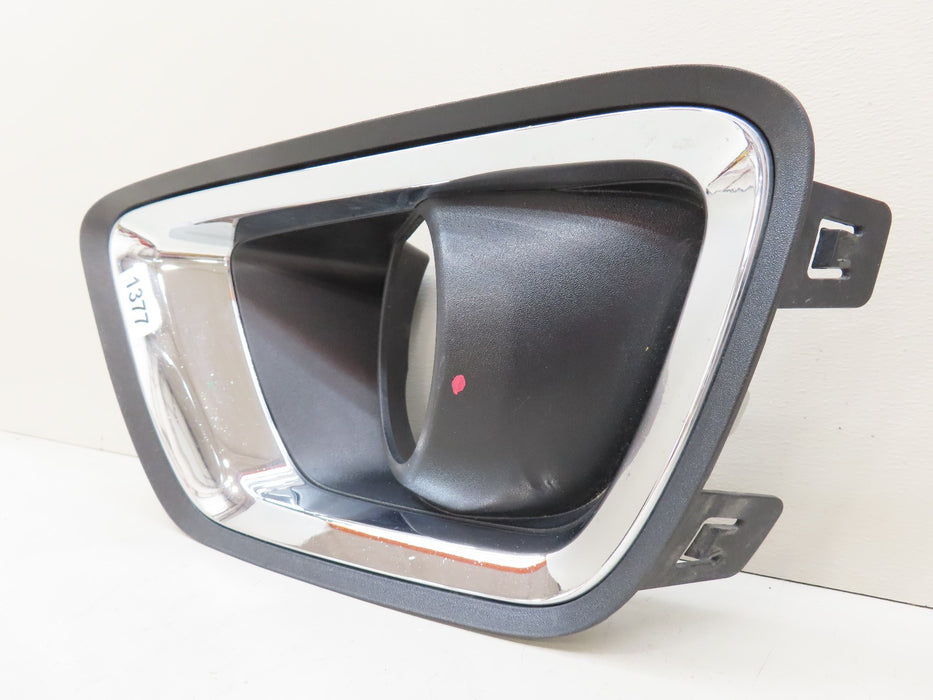 2015-2020 CHEVROLET COLORADO FRONT LEFT DRIVER SIDE FOG LIGHT BEZEL OEM