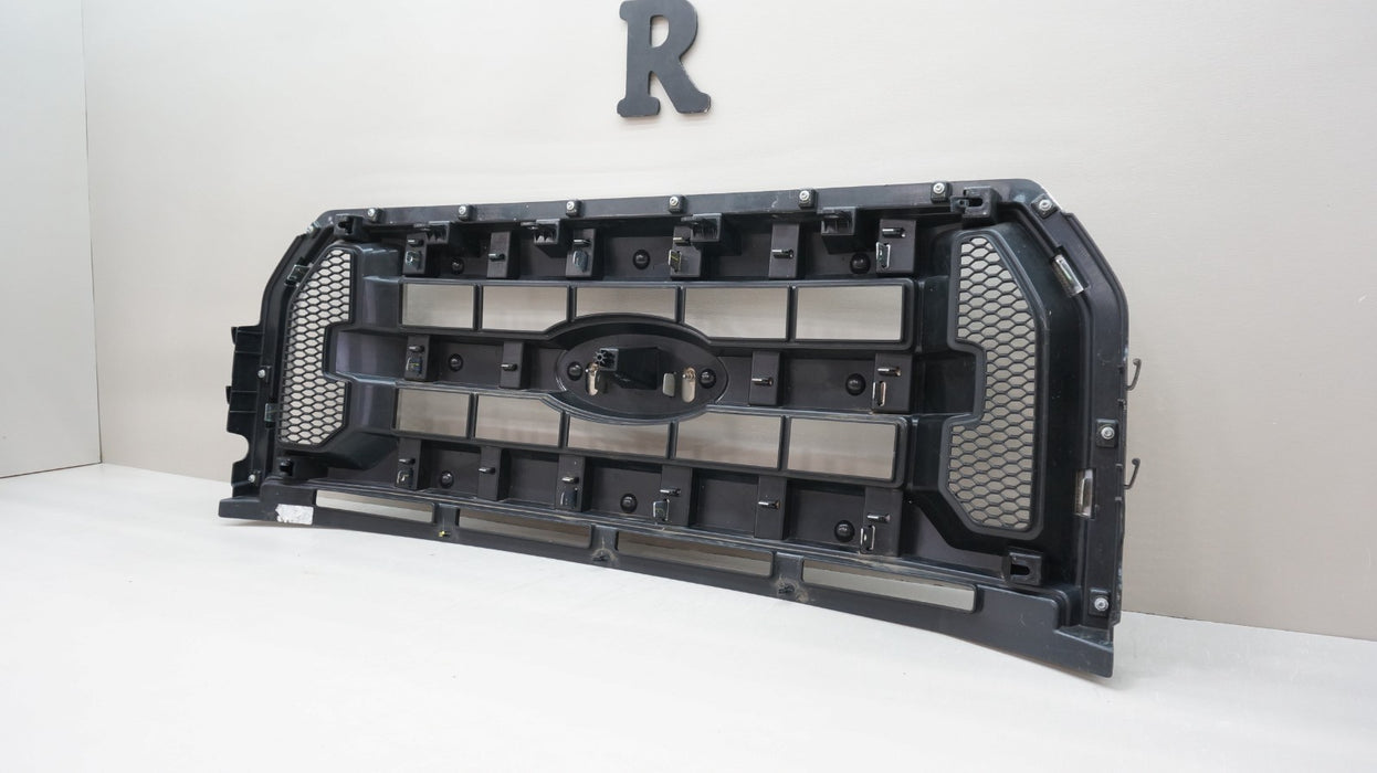 2015-2017 FORD F150 XLT FRONT BUMPER RADIATOR GRILLE OEM FL34-8200-DBW