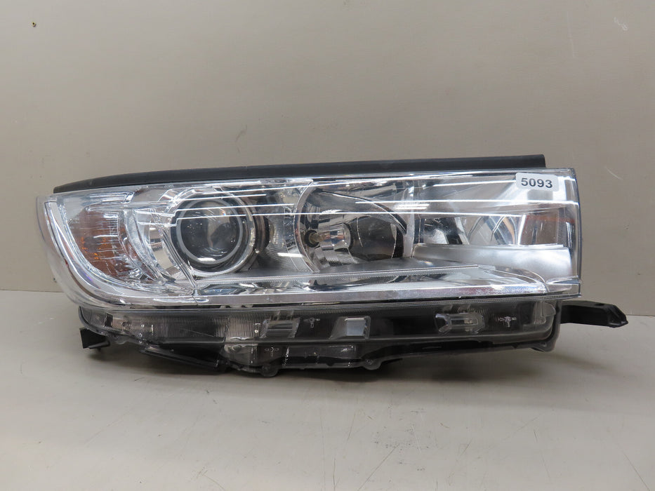 2017-2019 TOYOTA HIGHLANDER FRONT RIGHT PASSENGER HEADLIGHT HALOGEN OEM