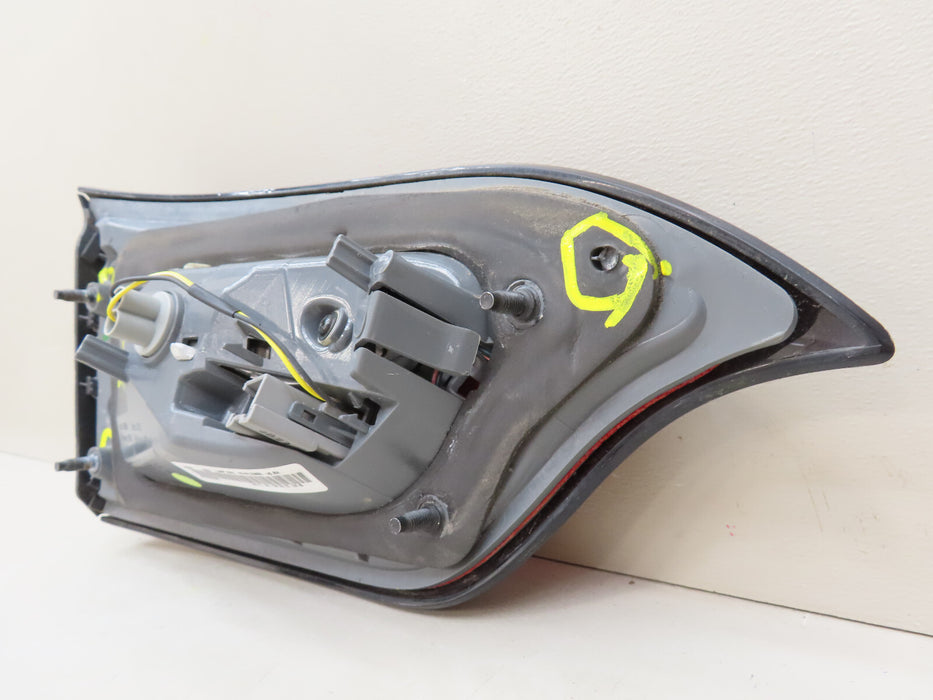2014-2018 JEEP CHEROKEE REAR RIGHT PASSENGER TAIL LIGHT INNER OEM 68102920AC