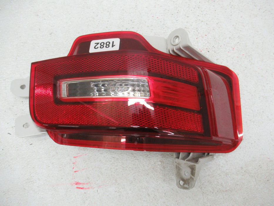 2020 - 2021 HYUNDAI PALISADE REAR PASSENGER SIDE TAIL LIGHT FOG REFLECTOR OEM