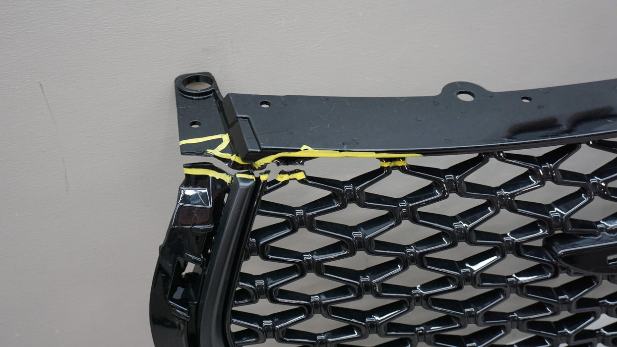 2021-2023 CHRYSLER PACIFICA FRONT CENTER RADIATOR GRILLE OEM 6WF26TRMAC