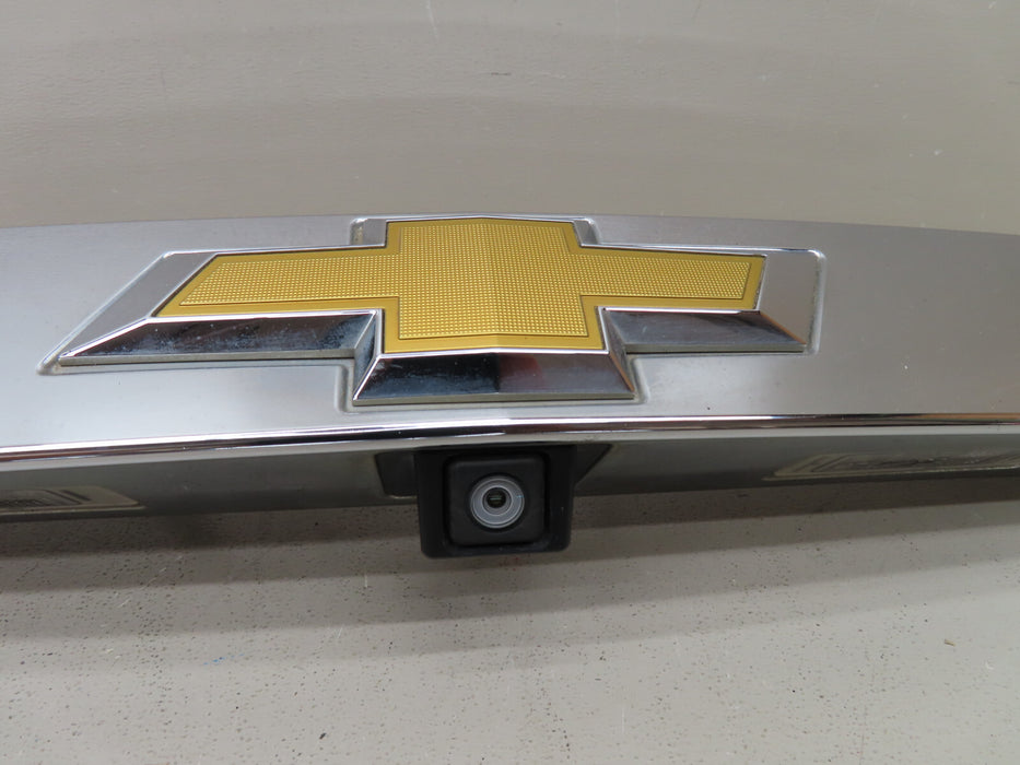 13-17 CHEVROLET TRAVERSE TRIM MOULDING LIP SPOILER TRUNK BUTTON WITH CAMERA OEM
