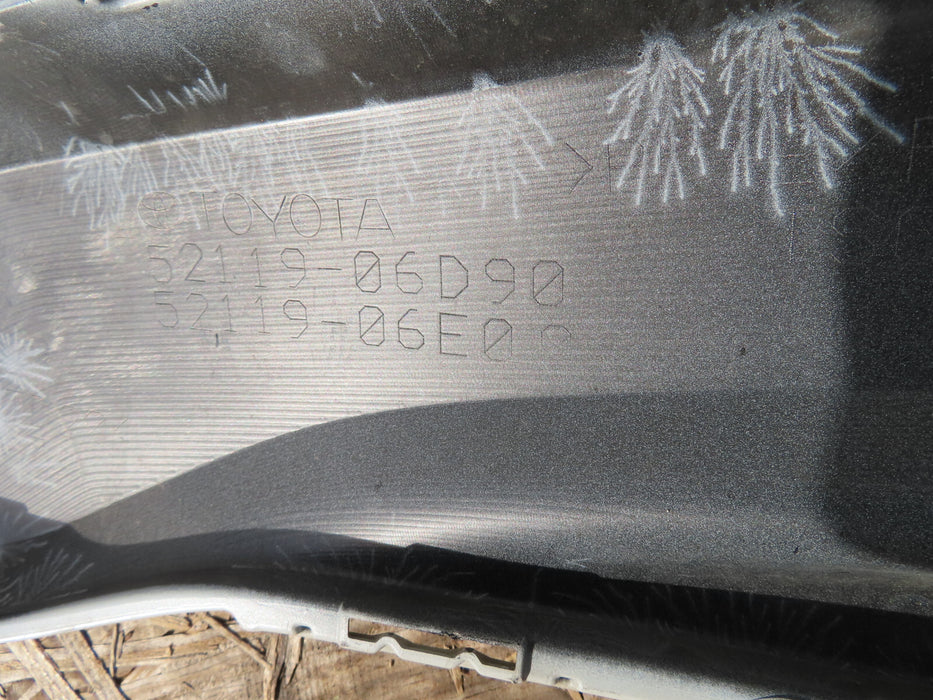 18 19 20 2018 2019 2020 Toyota Camry Hybrid FRONT BUMPER COVER OEM