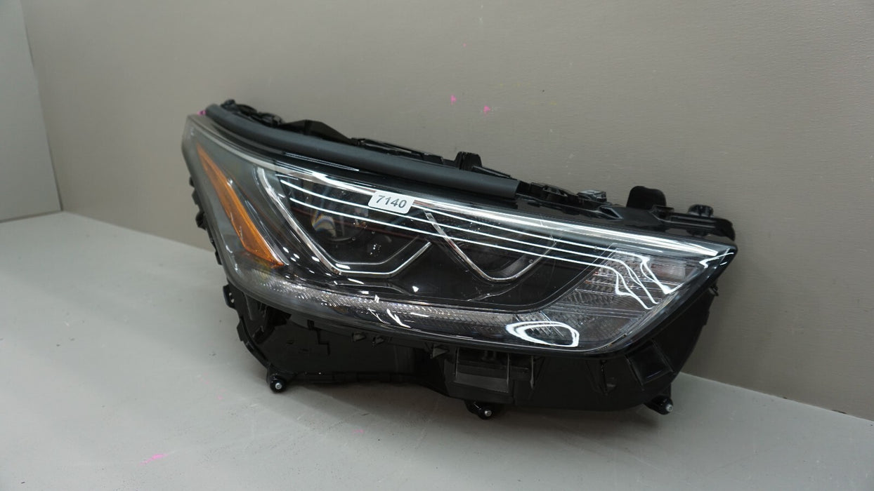 2020-2022 TOYOTA HIGHLANDER FRONT RH RIGHT PASSENGER SIDE HEADLIGHT OEM