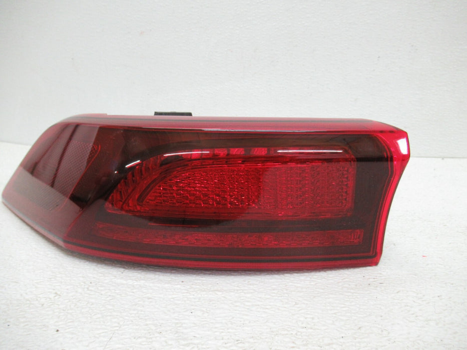 2021 - 2022 KIA CARNIVAL LXS REAR LEFT DRIVER SIDE TAIL LIGHT LAMP 92401-R0 OEM