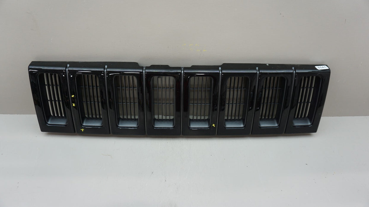 1993-1995 JEEP GRAND CHEROKEE ZJ FRONT UPPER CENTER RADIATOR GRILLE OEM 55054889
