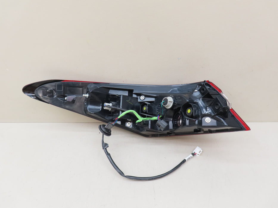 2018-2023 TOYOTA CAMRY REAR RIGHT PASSENGER SIDE TAIL LIGHT OEM OUTER