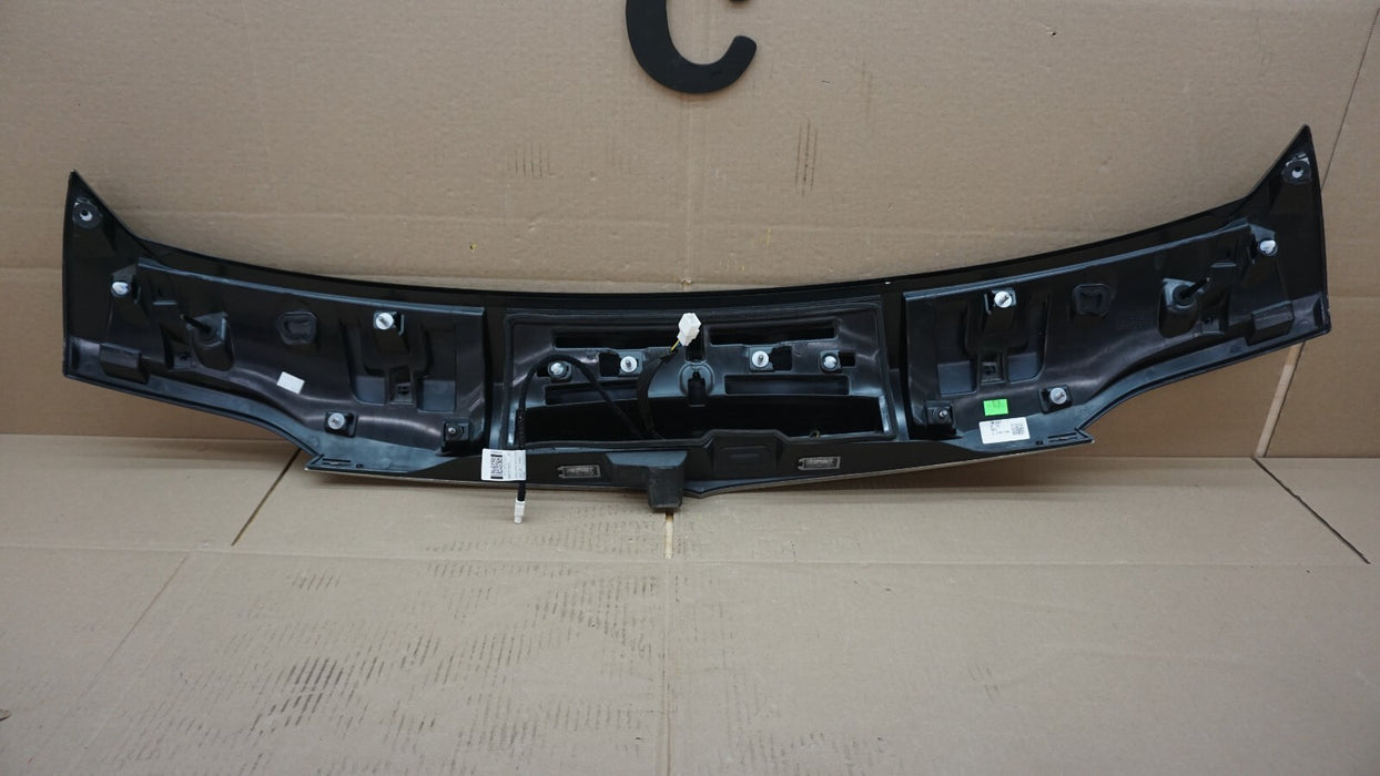 2016-2019 MASERATI LEVANTE REAR TRUNK LID GATE SPOILER WING OEM 670042733