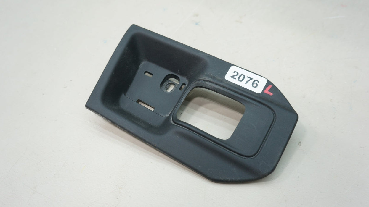 2013-2018 DODGE RAM 1500 2500 RIGHT SIDE DOOR HANDLE BEZEL TRIM OEM 1WD58TRM