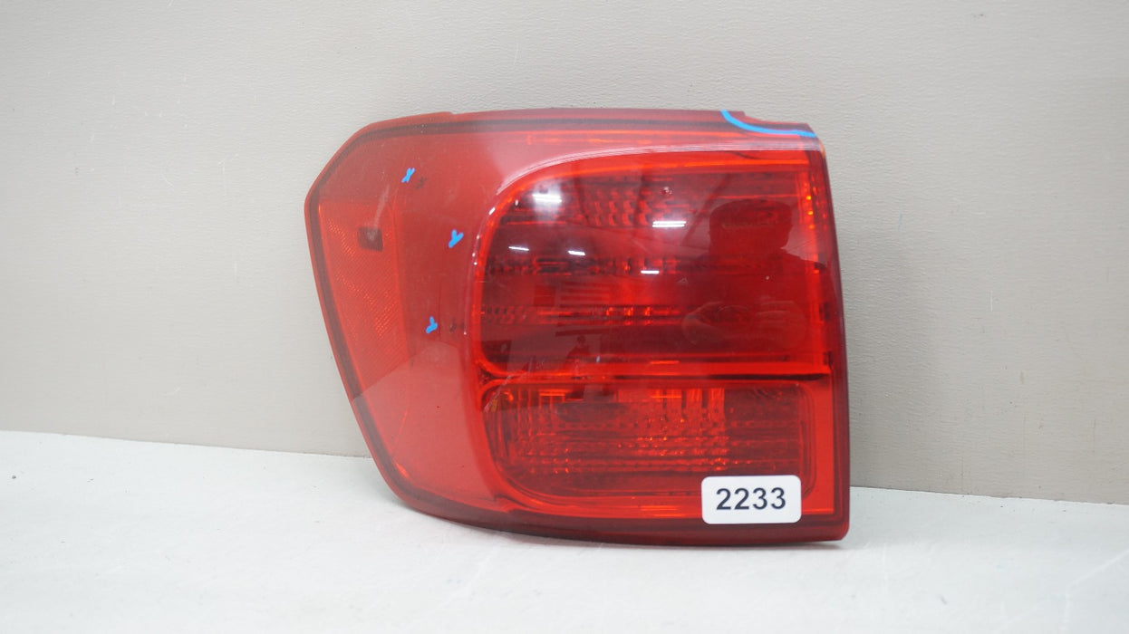 2016-2018 KIA SEDONA REAR LEFT DRIVERS SIDE TAIL LIGHT OEM