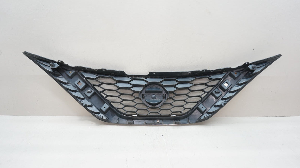 2016-2019 NISSAN SENTRA FRONT RADIATOR GRILLE GRILL 62310 3YUOA OEM