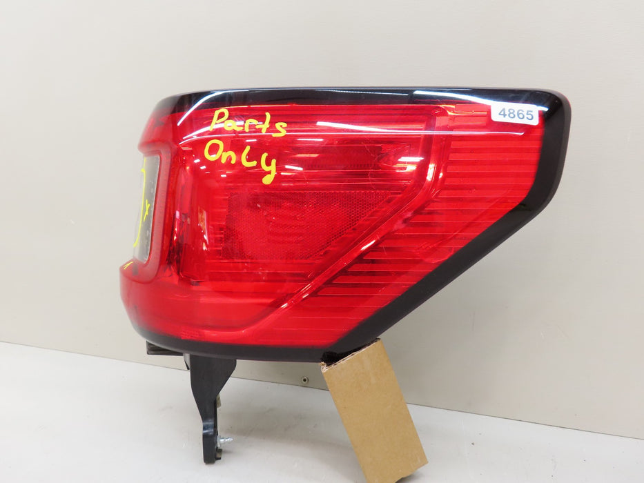 2018-2021 LINCOLN NAVIGATOR REAR RIGHT PASSENGER TAIL LIGHT OUTER OEM PARTS ONLY