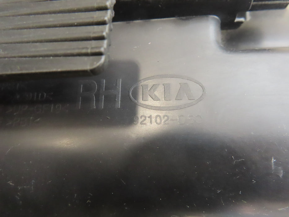 2016-2018 KIA OPTIMA LX FRONT RIGHT SIDE HEADLIGHT LAMP HALOGEN OEM 92102-D50