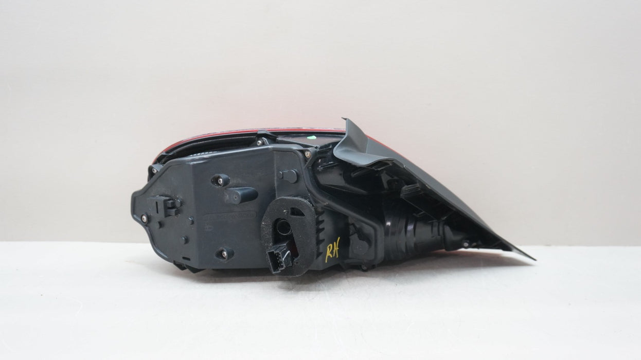 2012-2016 VOLKSWAGEN BETTLE REAR RIGHT PASSENGER SIDE TAIL LIGHT OEM