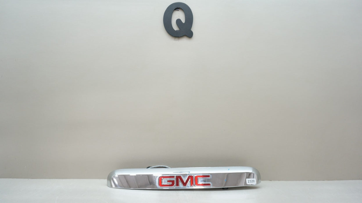2007-2012 GMC ACADIA REAR CHROME TRUNK MOLDING TRIM W/ CAMERA 25804455 OEM
