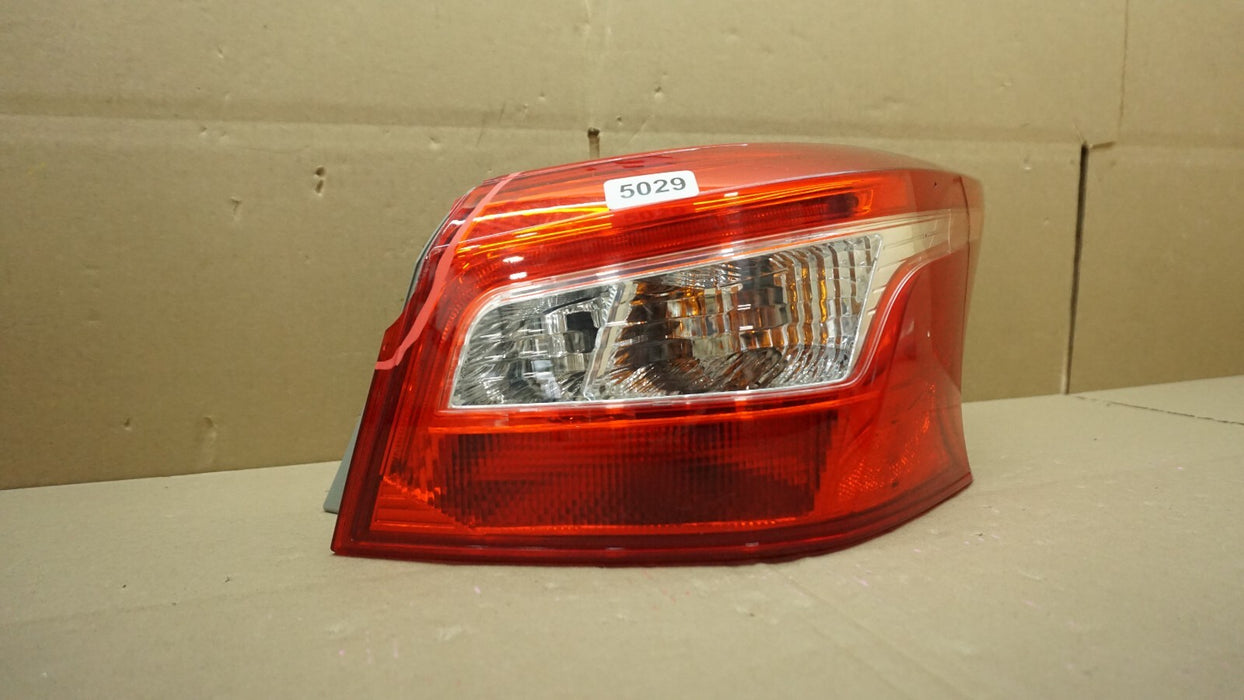 2016-2019 NISSAN SENTRA REAR RIGHT PASSENGER SIDE TAIL LIGHT OEM 265553YU0A