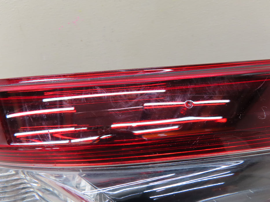 2018-2022 TOYOTA CAMRY REAR RIGHT PASSENGER SIDE TAIL LIGHT OEM OUTER