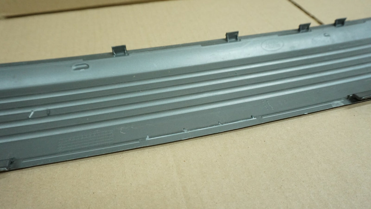 2003-2005 LAND RANGE ROVER L322 REAR BUMPER COVER UPPER SCUFF PLATE TRIM OEM