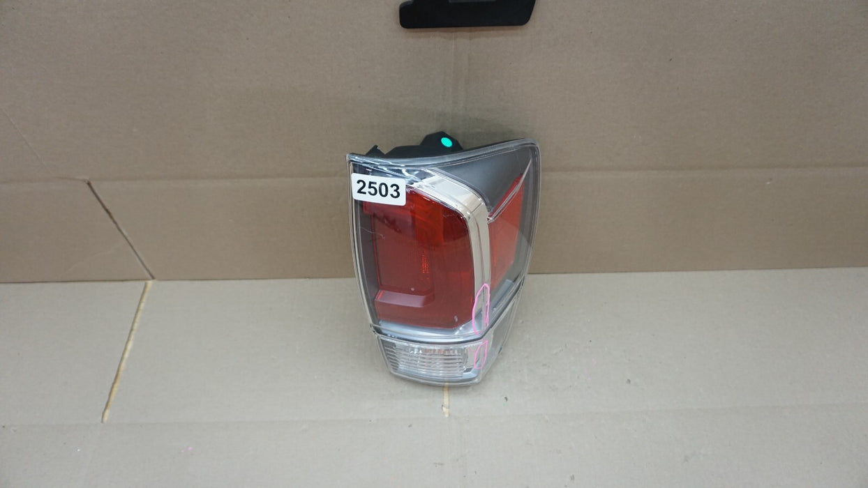 2015-2019 TOYOTA TACOMA REAR RIGHT PASSENGER SIDE TAIL LIGHT OEM 15 16 17 18 19