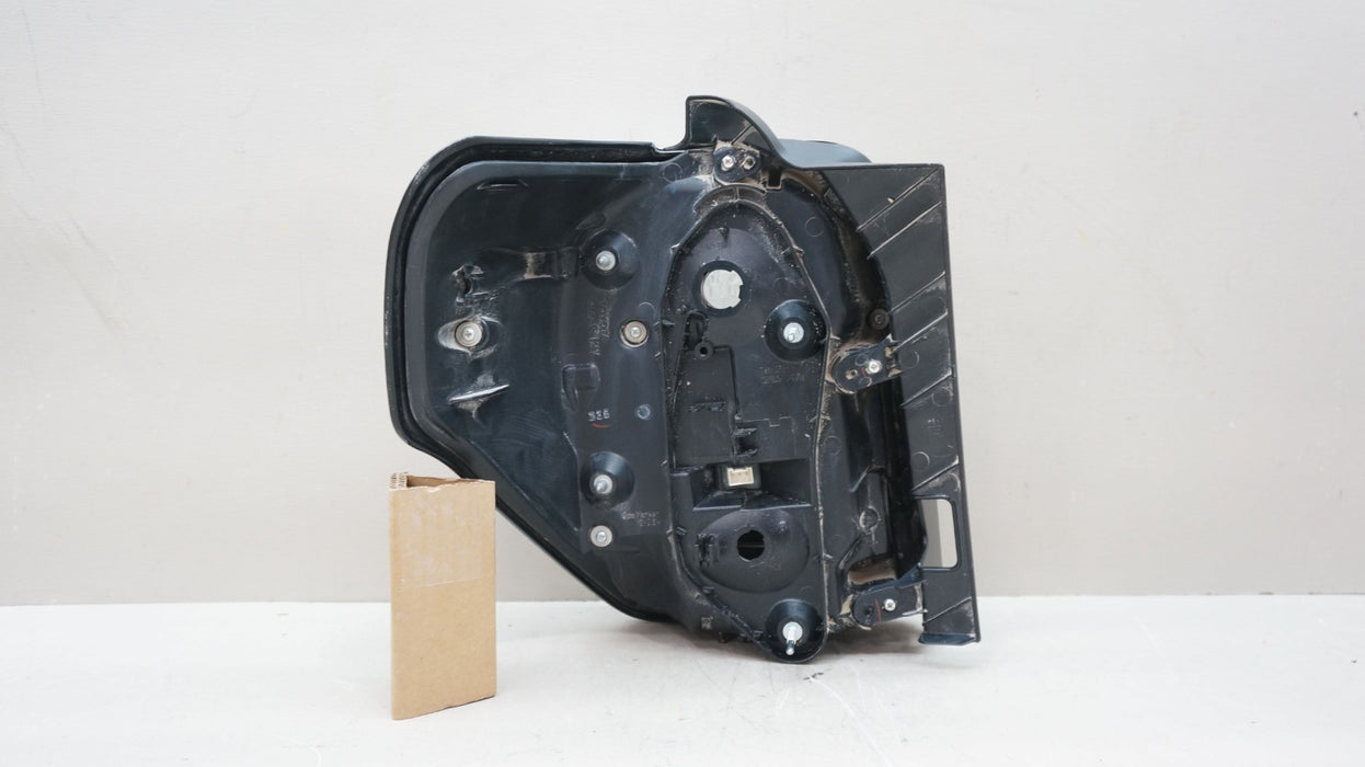 2014-2024 TOYOTA 4RUNNER REAR RIGHT PASSENGER SIDE TAIL LIGHT OEM