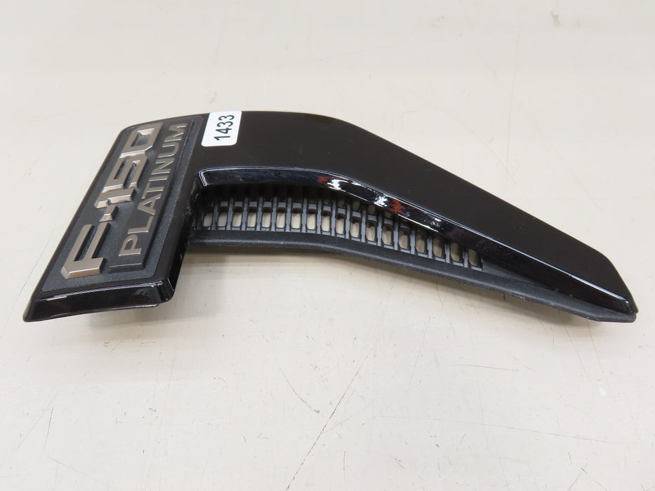 2021-2023 FORD F-150 PLATINUM FRONT RIGHT PASSENGER SIDE FENDER VENT EMBLEM OEM