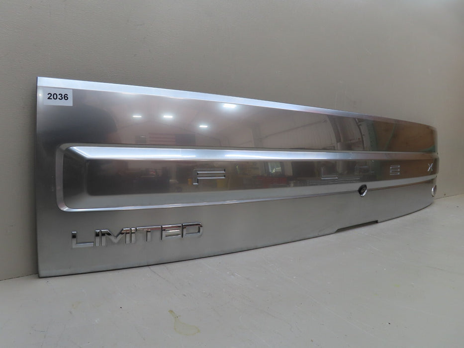 2013-2019 FORD FLEX LIMITED TAILGATE MOLDING W/ CAMERA OEM DA83-74402A30-AGW