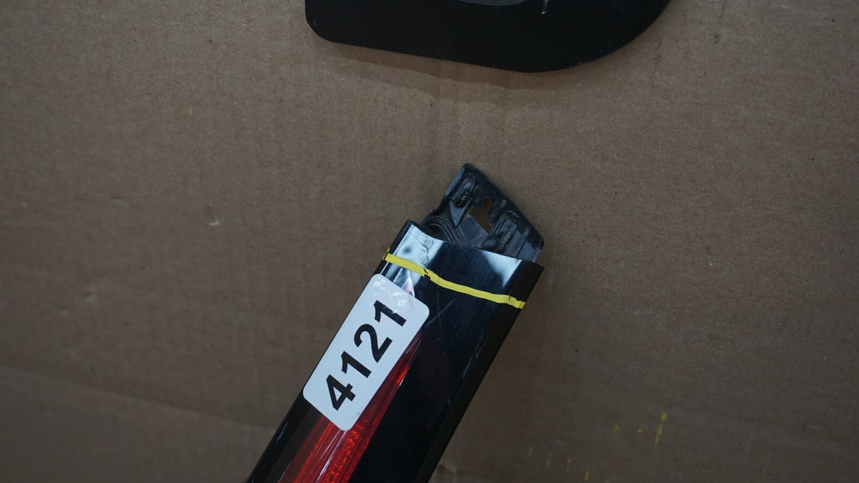 2015-2018 NISSAN MURANO RIGHT PASSENGER SIDE INNER TAIL LIGHT OEM 15 16 17 18
