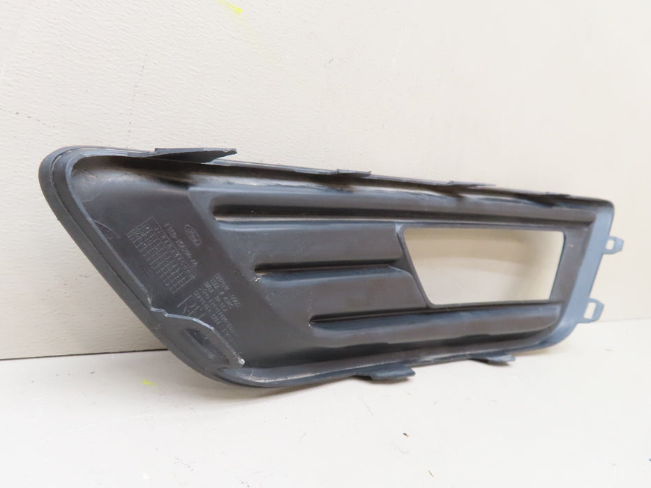 2015-2018 FORD FOCUS SEDAN FRONT RIGHT BUMPER FOG LIGHT BEZEL OEM F1EB-15A298-AA