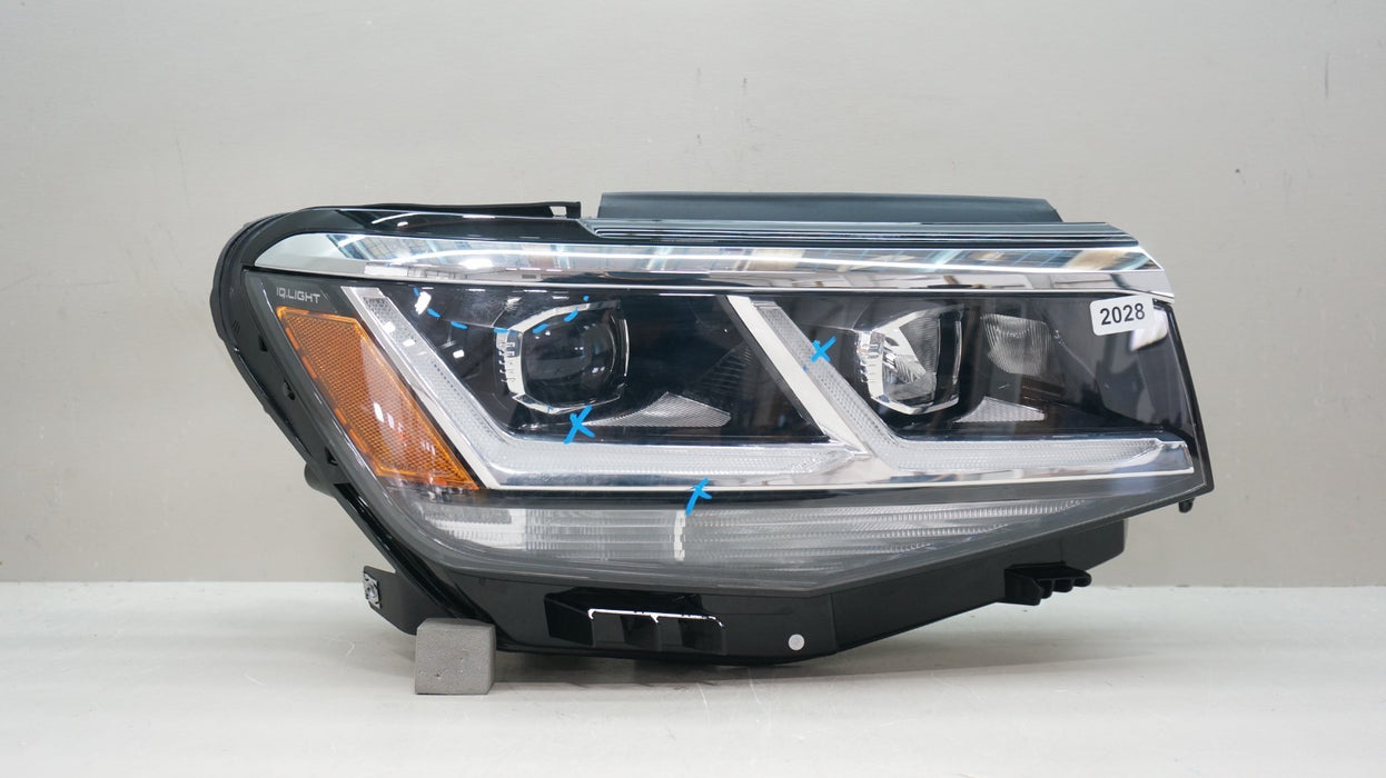 2020-2023 VOLKSWAGEN ATLAS CROSS FRONT RIGHT PASSENGER SIDE LED HEADLIGHT OEM