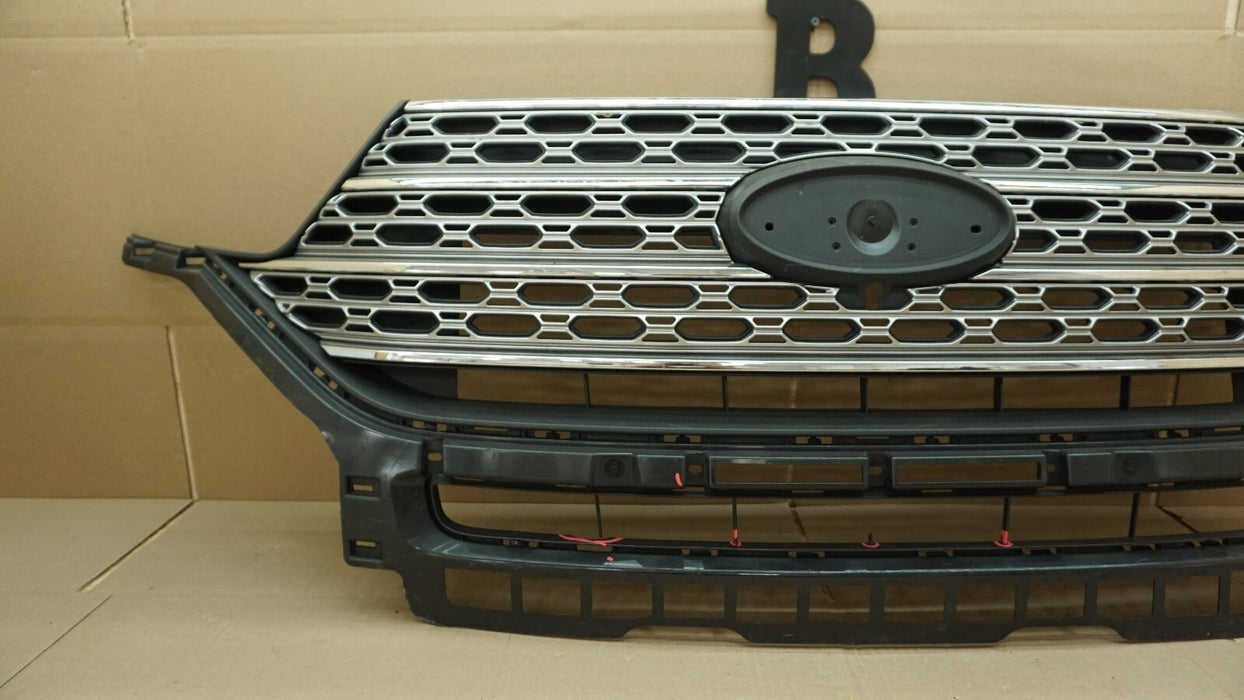 2020-2022 FORD EXPLORER XLT FRONT CENTER GRILLE ASSEMBLY OEM LB5B-8200-CD5YZ9